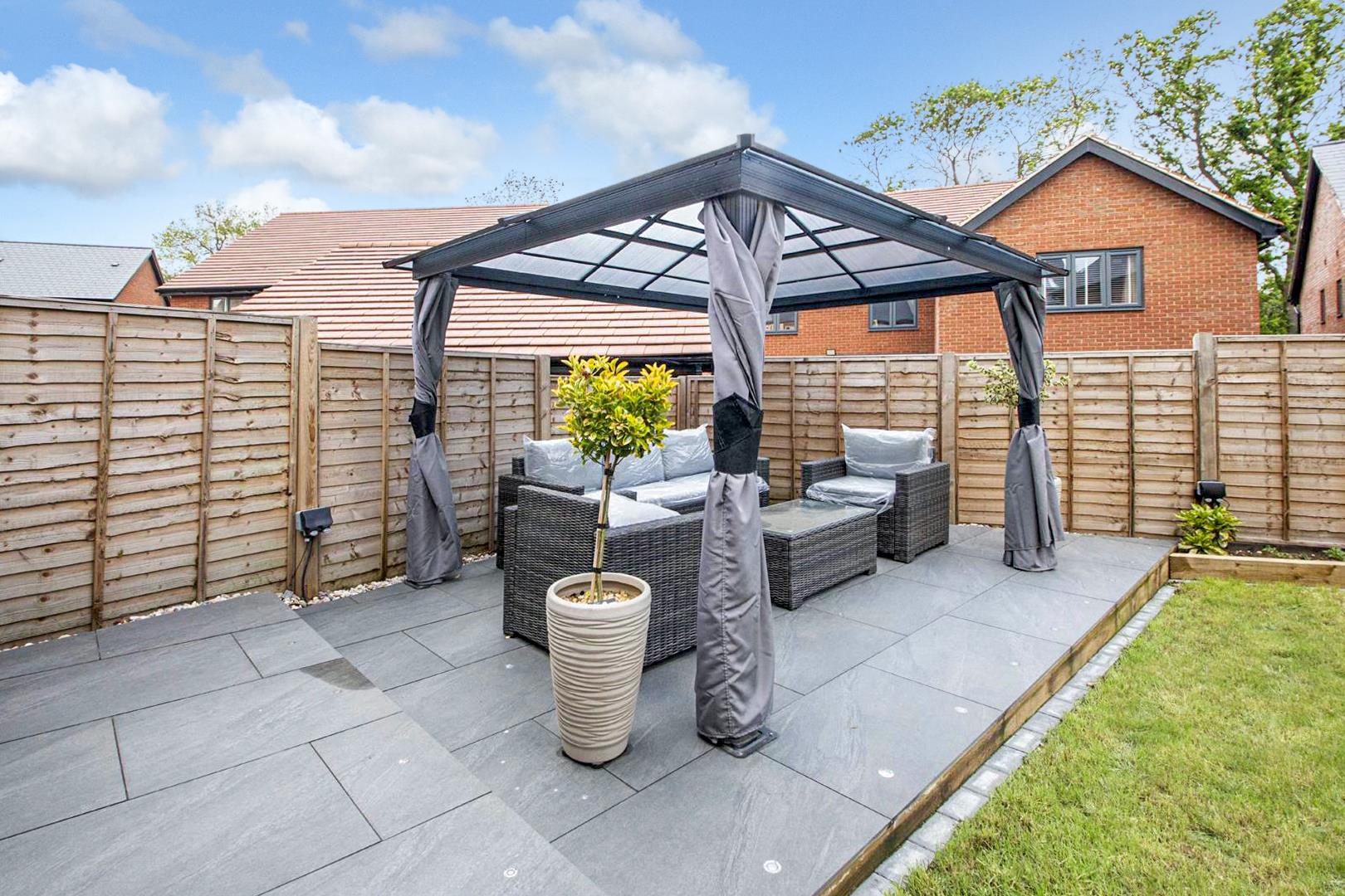 Friesland Avenue, Whitehouse, Milton Keynes